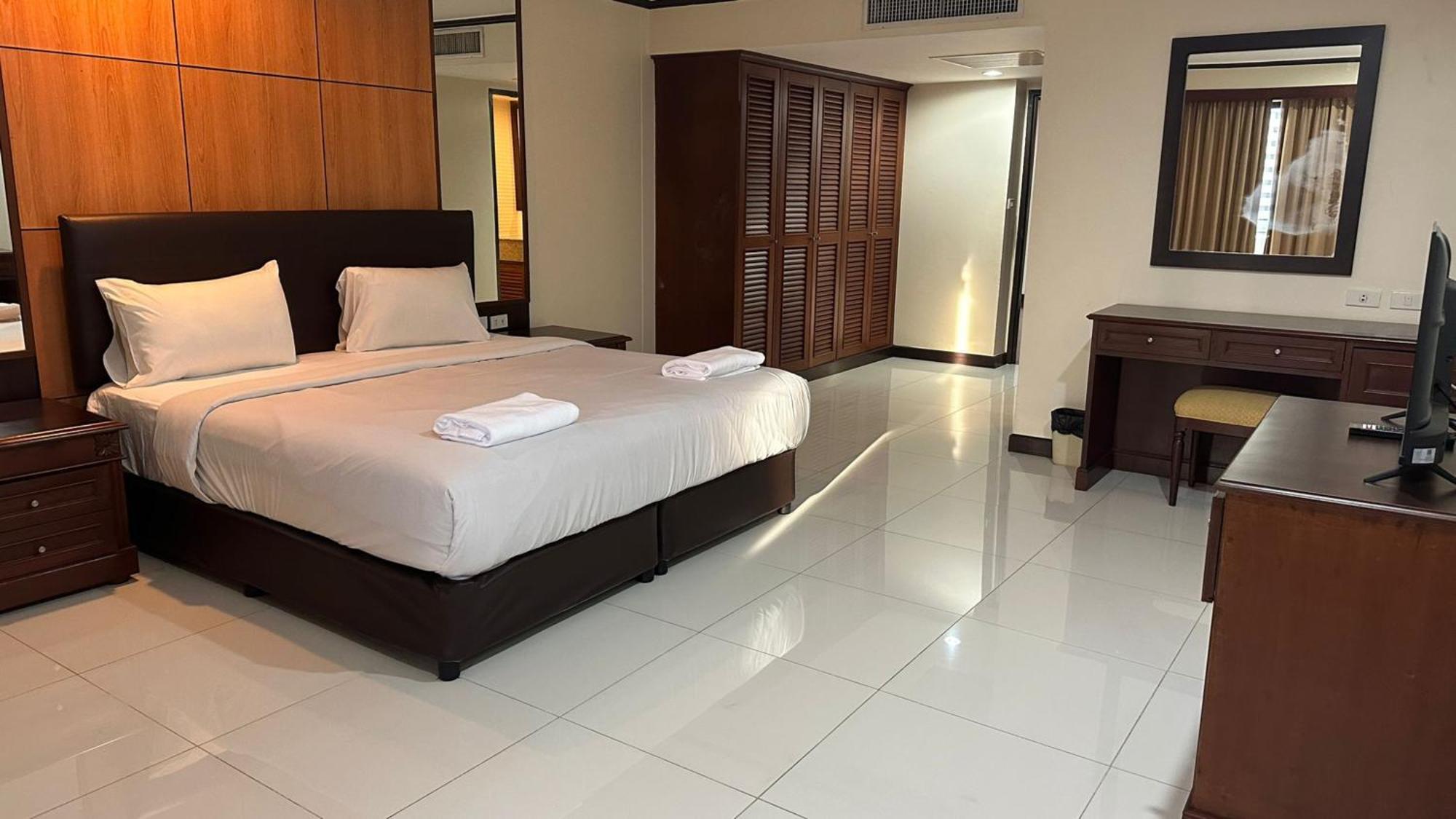 Готель Omni Tower Sukhumvit Nana Direct Бангкок Екстер'єр фото