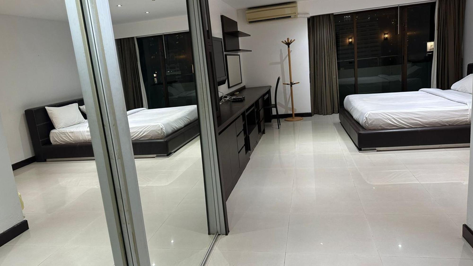 Готель Omni Tower Sukhumvit Nana Direct Бангкок Екстер'єр фото