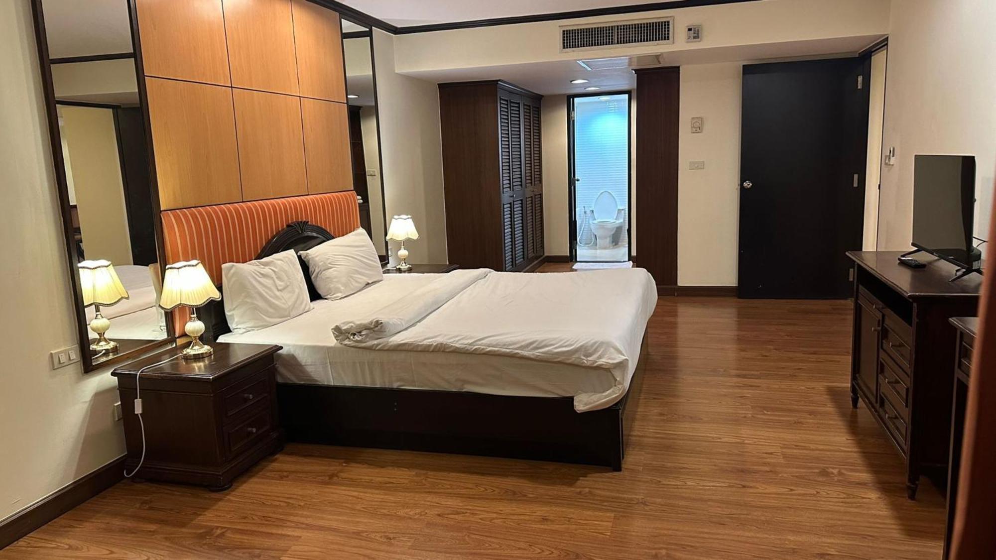 Готель Omni Tower Sukhumvit Nana Direct Бангкок Екстер'єр фото