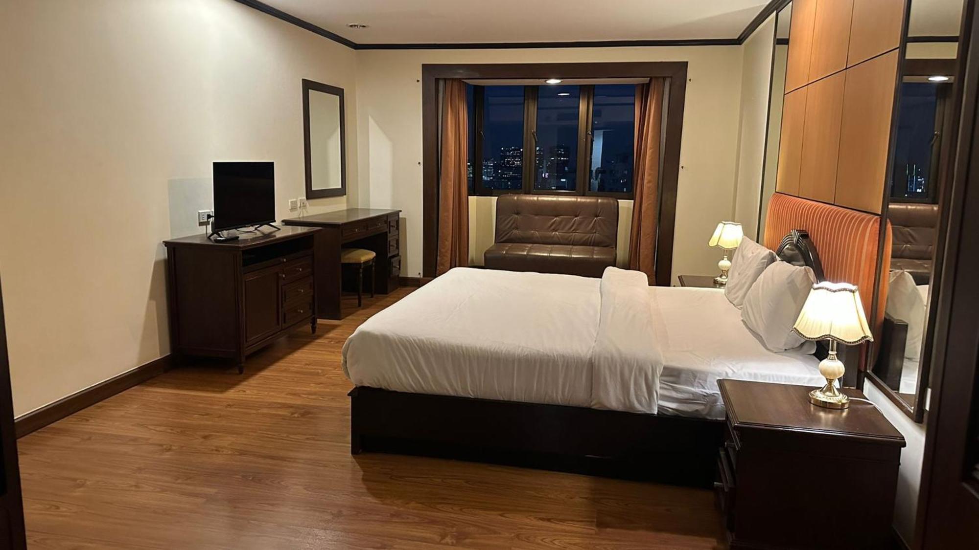 Готель Omni Tower Sukhumvit Nana Direct Бангкок Екстер'єр фото