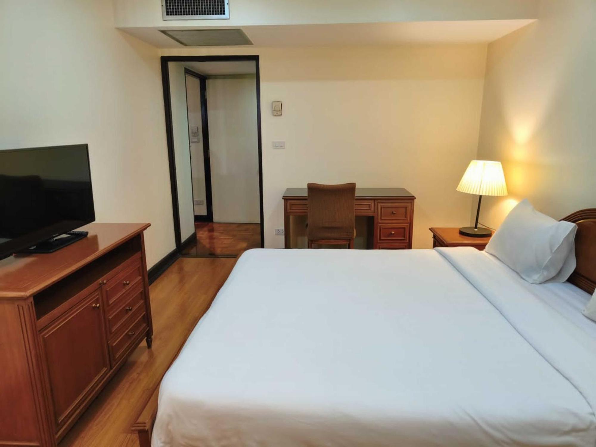 Готель Omni Tower Sukhumvit Nana Direct Бангкок Екстер'єр фото