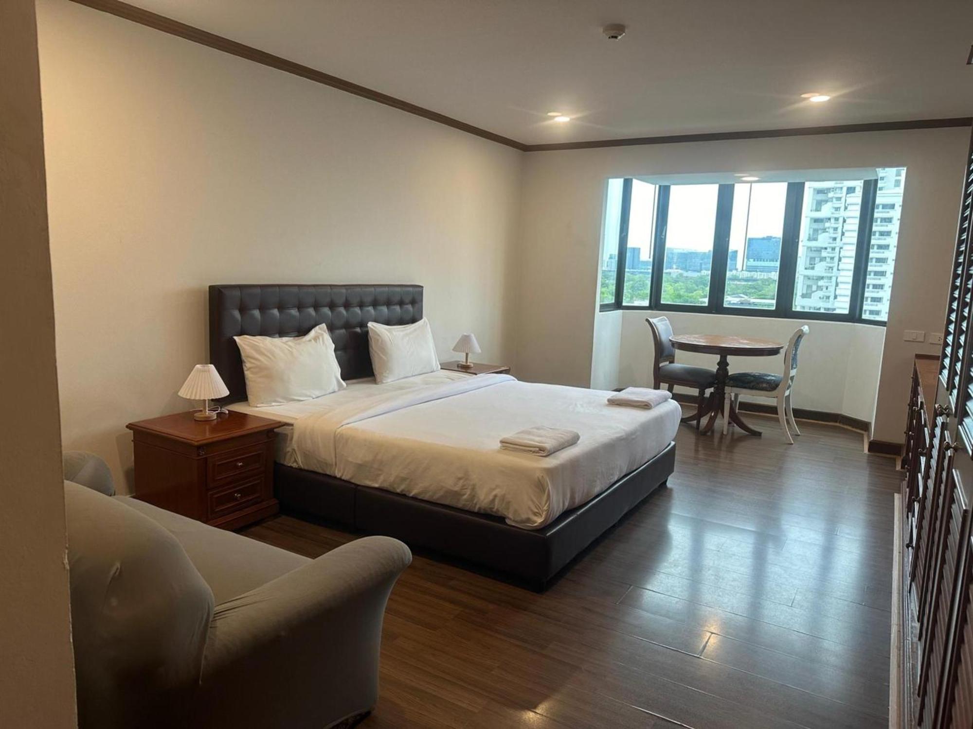 Готель Omni Tower Sukhumvit Nana Direct Бангкок Екстер'єр фото