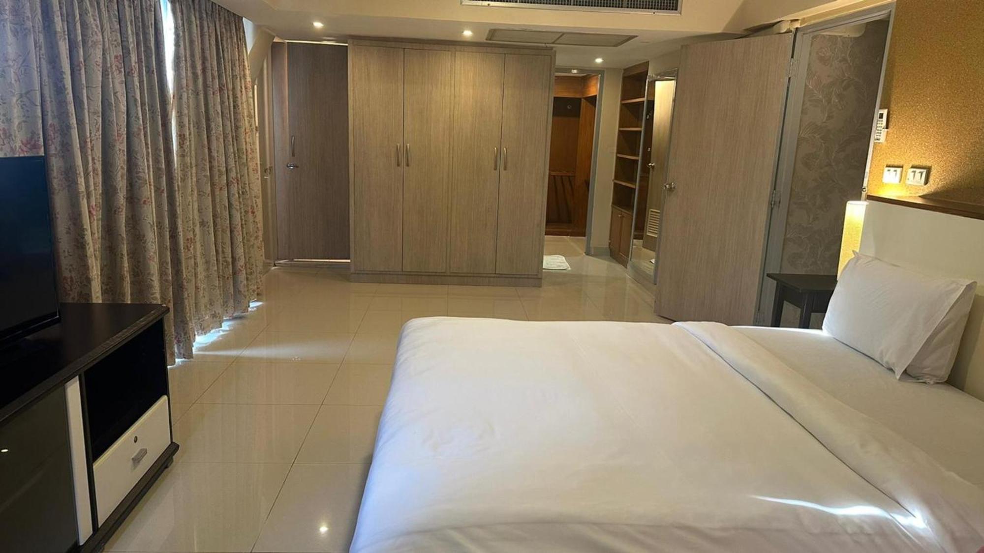 Готель Omni Tower Sukhumvit Nana Direct Бангкок Екстер'єр фото