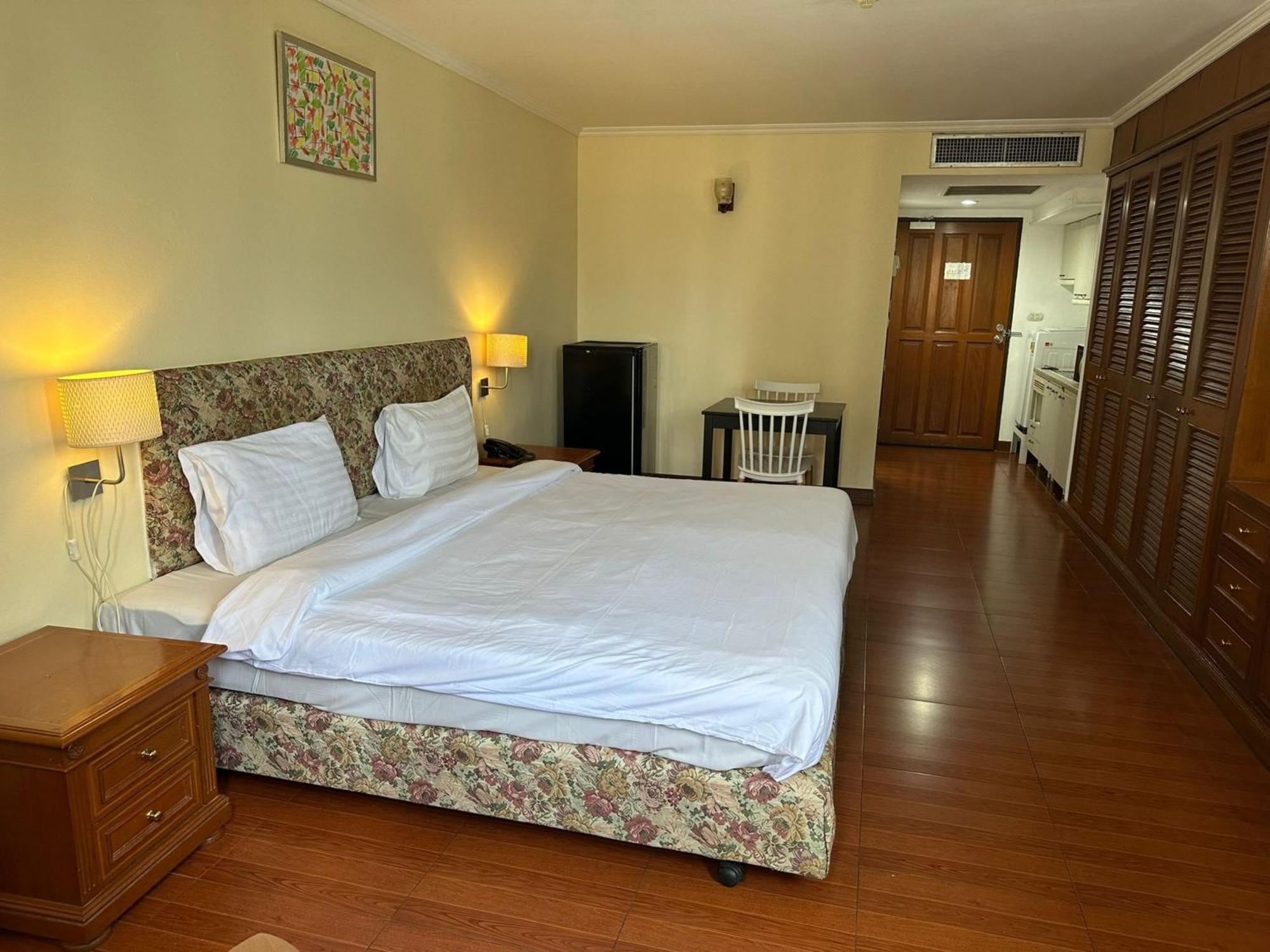 Готель Omni Tower Sukhumvit Nana Direct Бангкок Екстер'єр фото