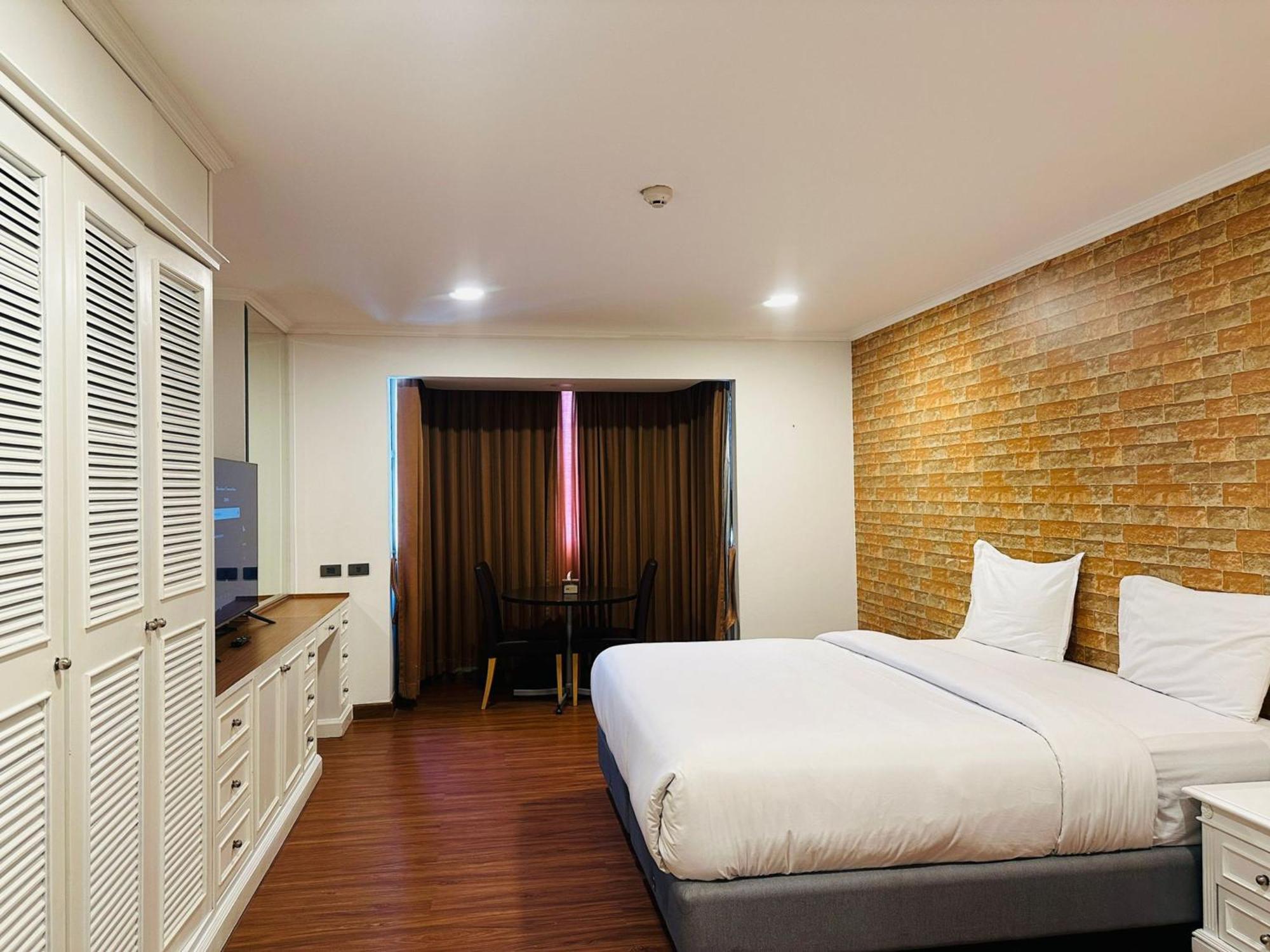 Готель Omni Tower Sukhumvit Nana Direct Бангкок Екстер'єр фото