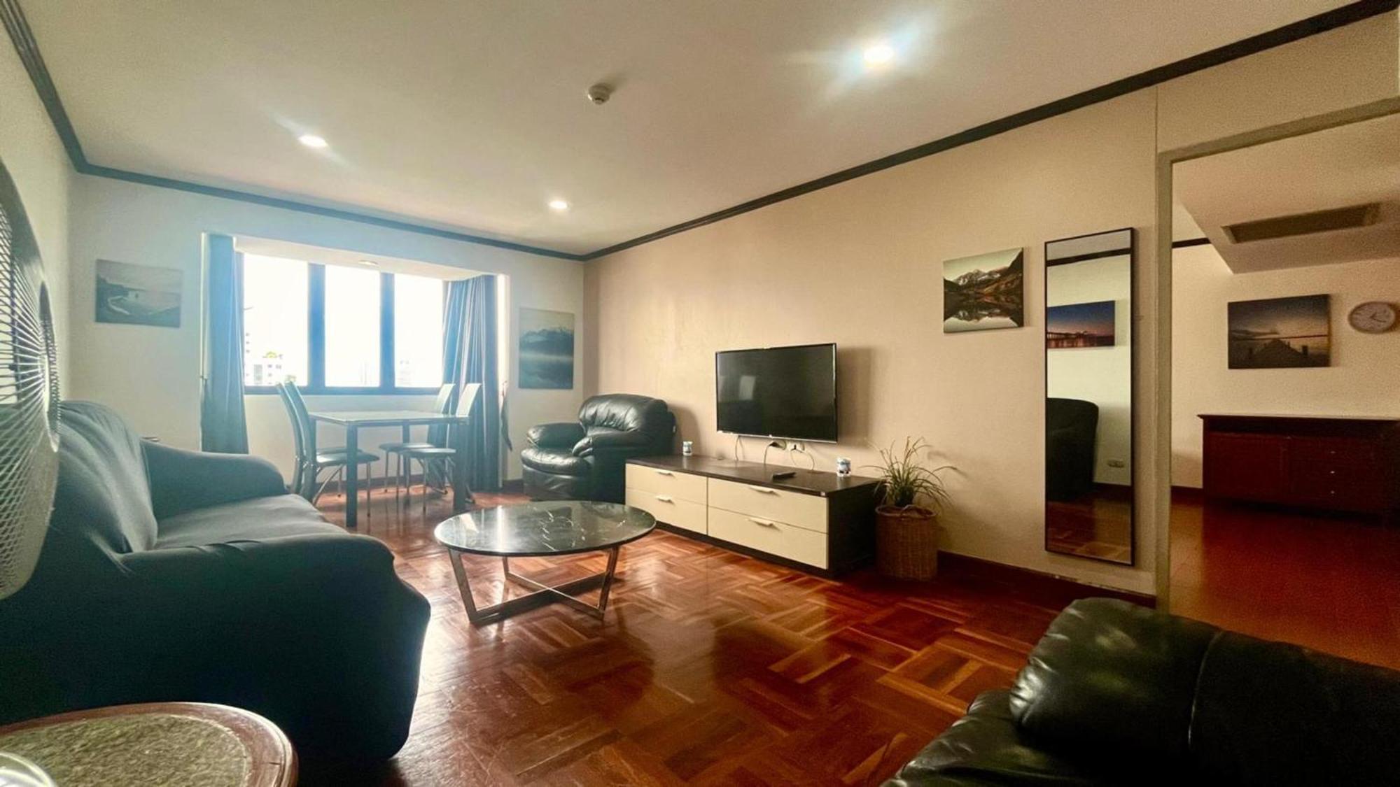 Готель Omni Tower Sukhumvit Nana Direct Бангкок Екстер'єр фото