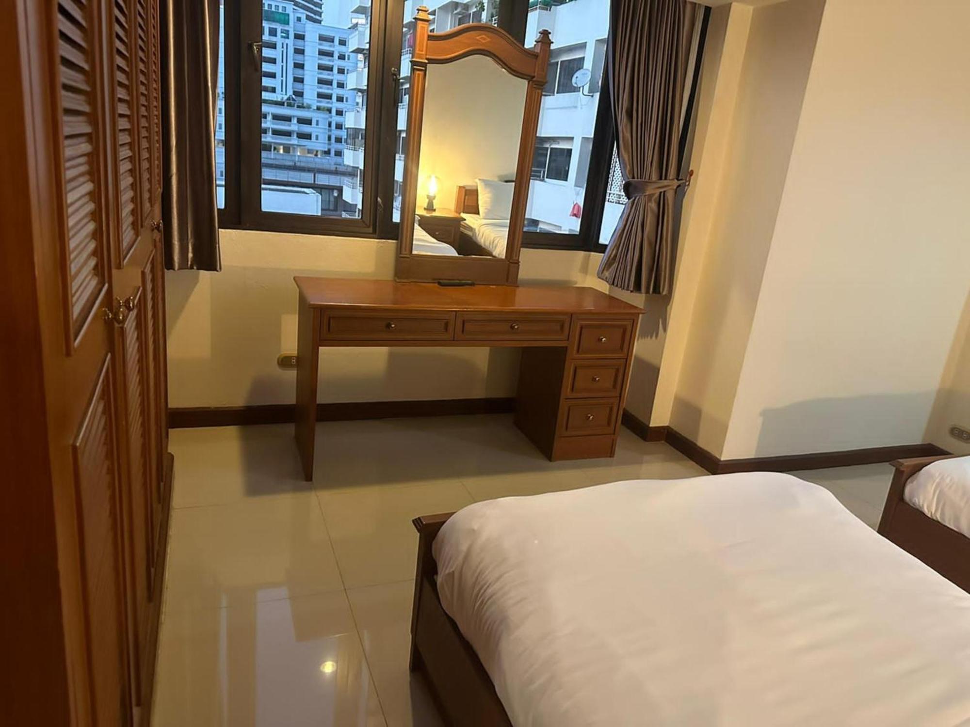 Готель Omni Tower Sukhumvit Nana Direct Бангкок Екстер'єр фото